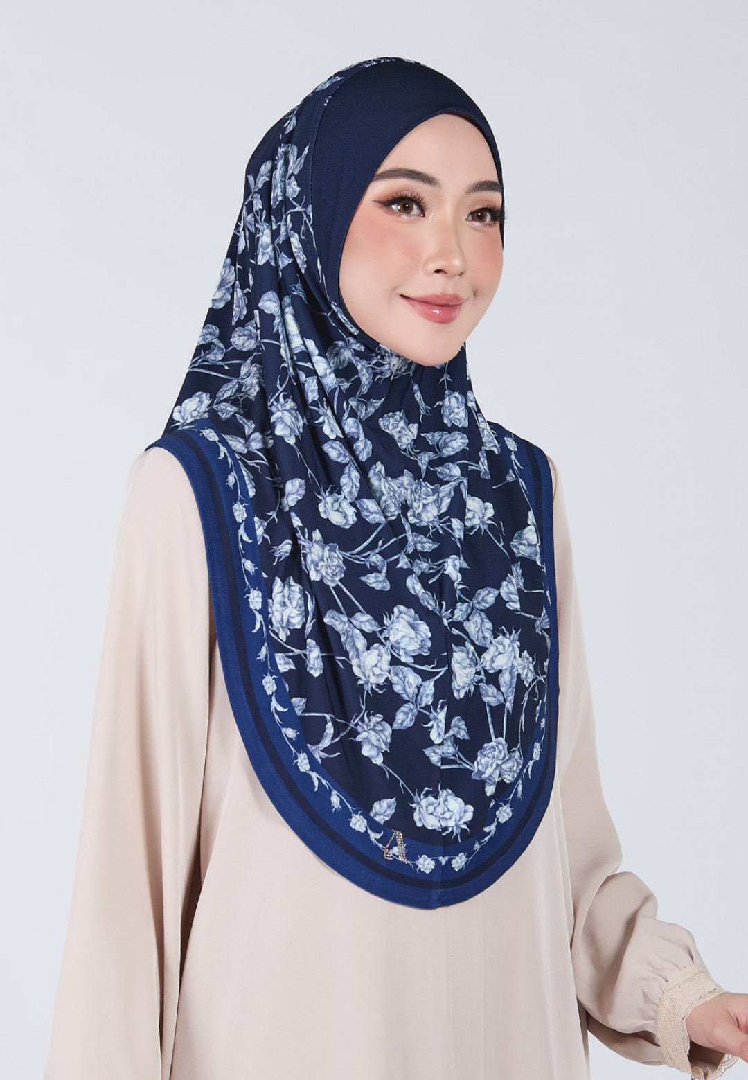 TIARA NISREEN STD S/A