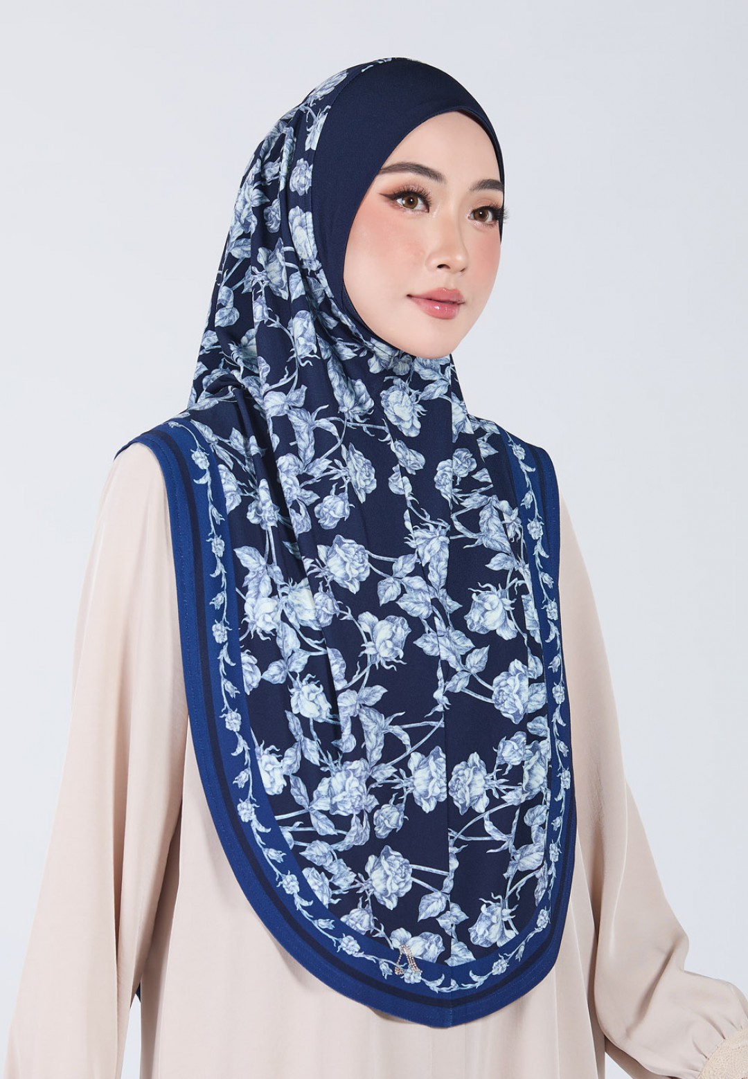 TIARA NISREEN LABUH S/A