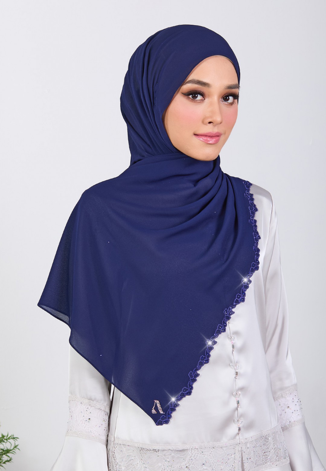 SHAWL INNARAH EMBROIDERY DIAMOND