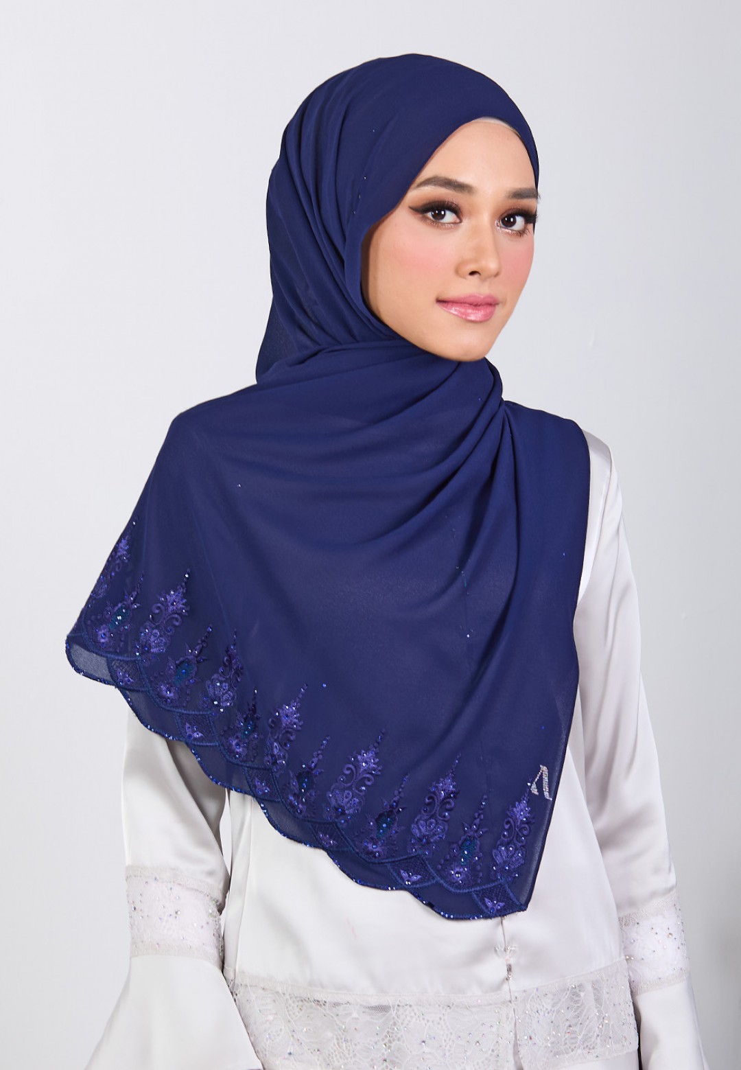 SHAWL NABIELAH PLAIN EMBROIDERY DIAMOND