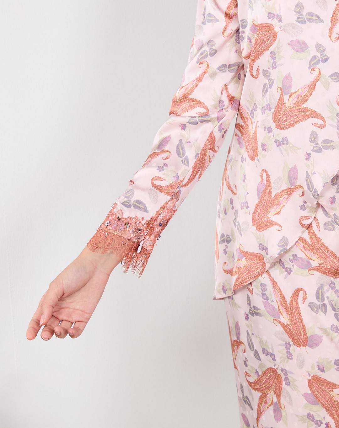 MISLANA BAJU KURUNG