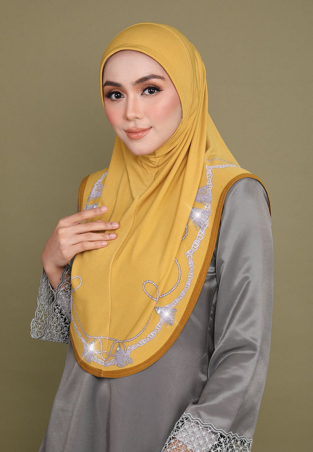TIARA TWIN TASSEL STD PTD DIAMOND 345