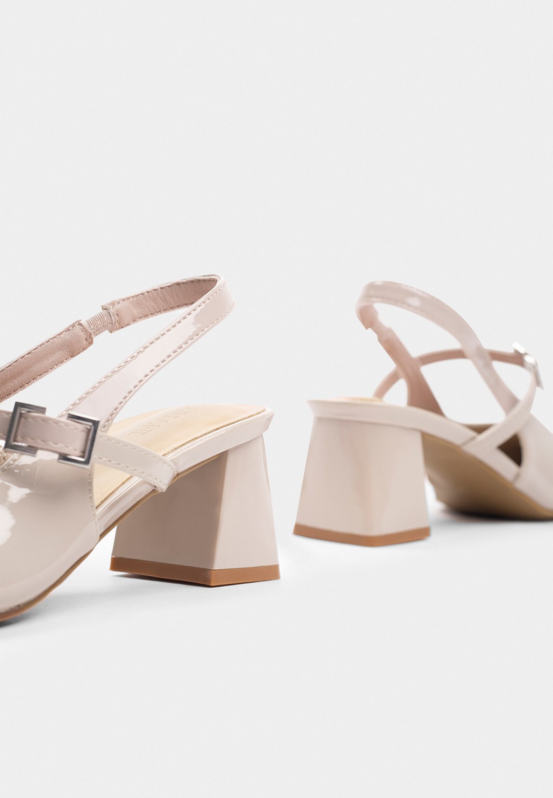 MARY JANE PUMPS