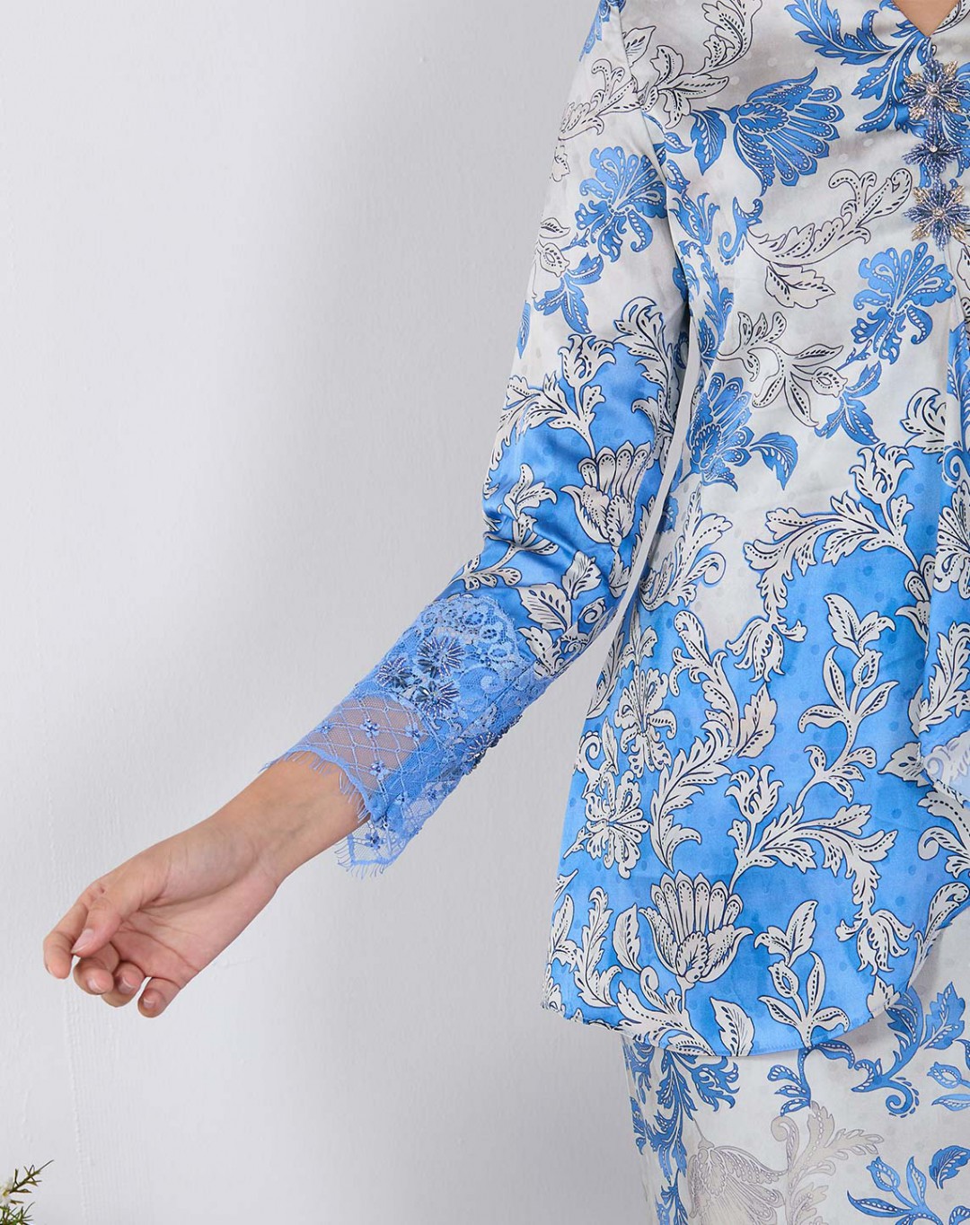 NAURA BAJU KURUNG