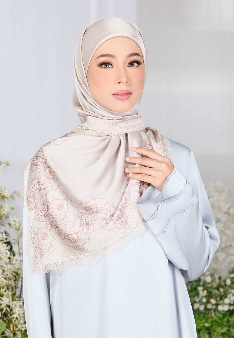 SQ WAYLA PRINTED WITH LACE