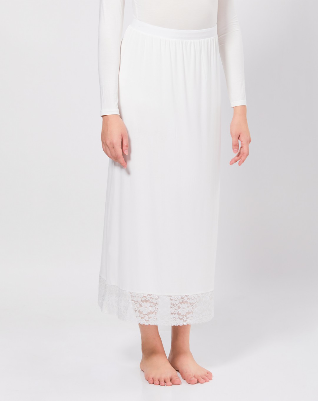 NYLA SKIRT (LACE BORDER)
