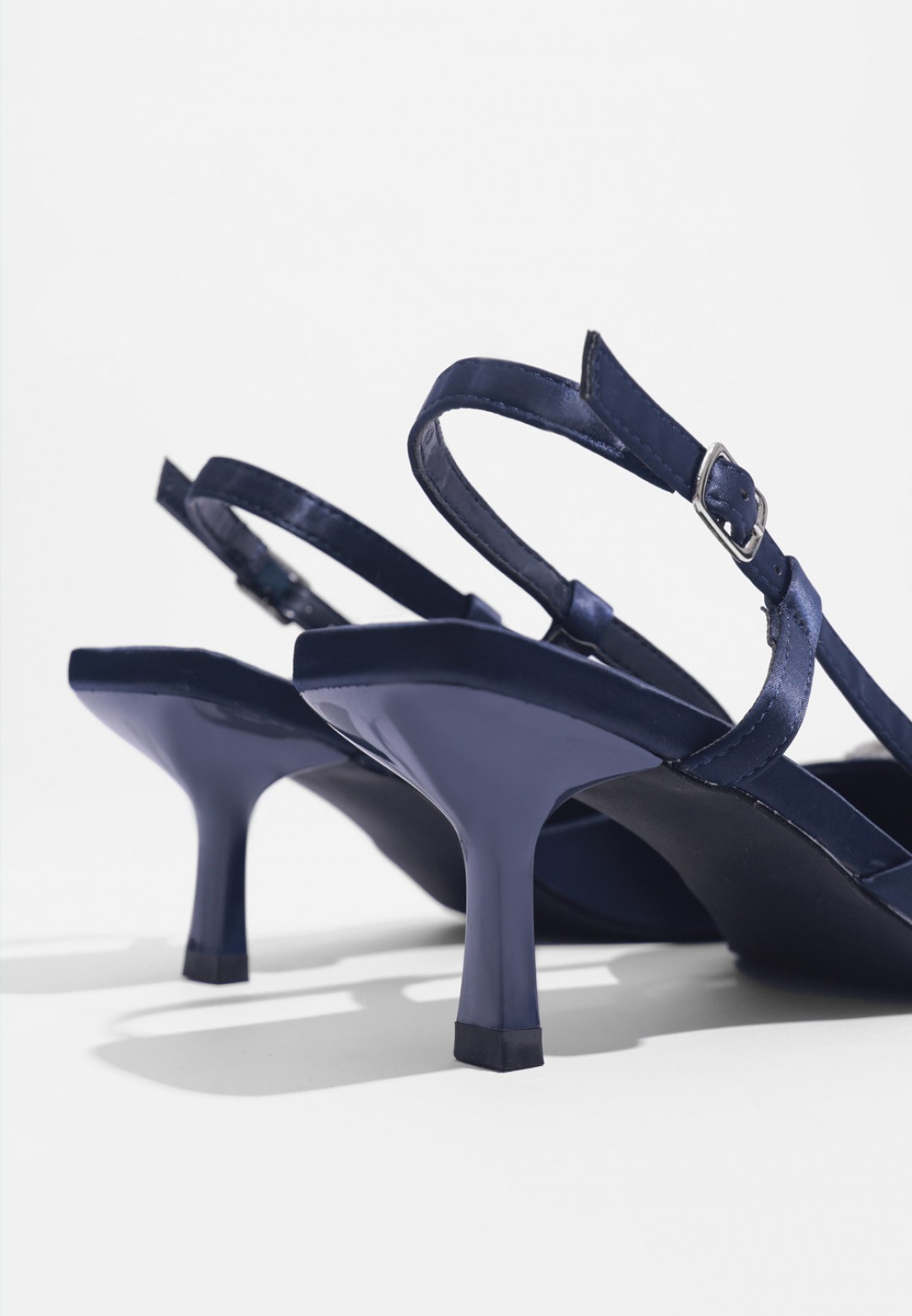 FARA SLINGBACK