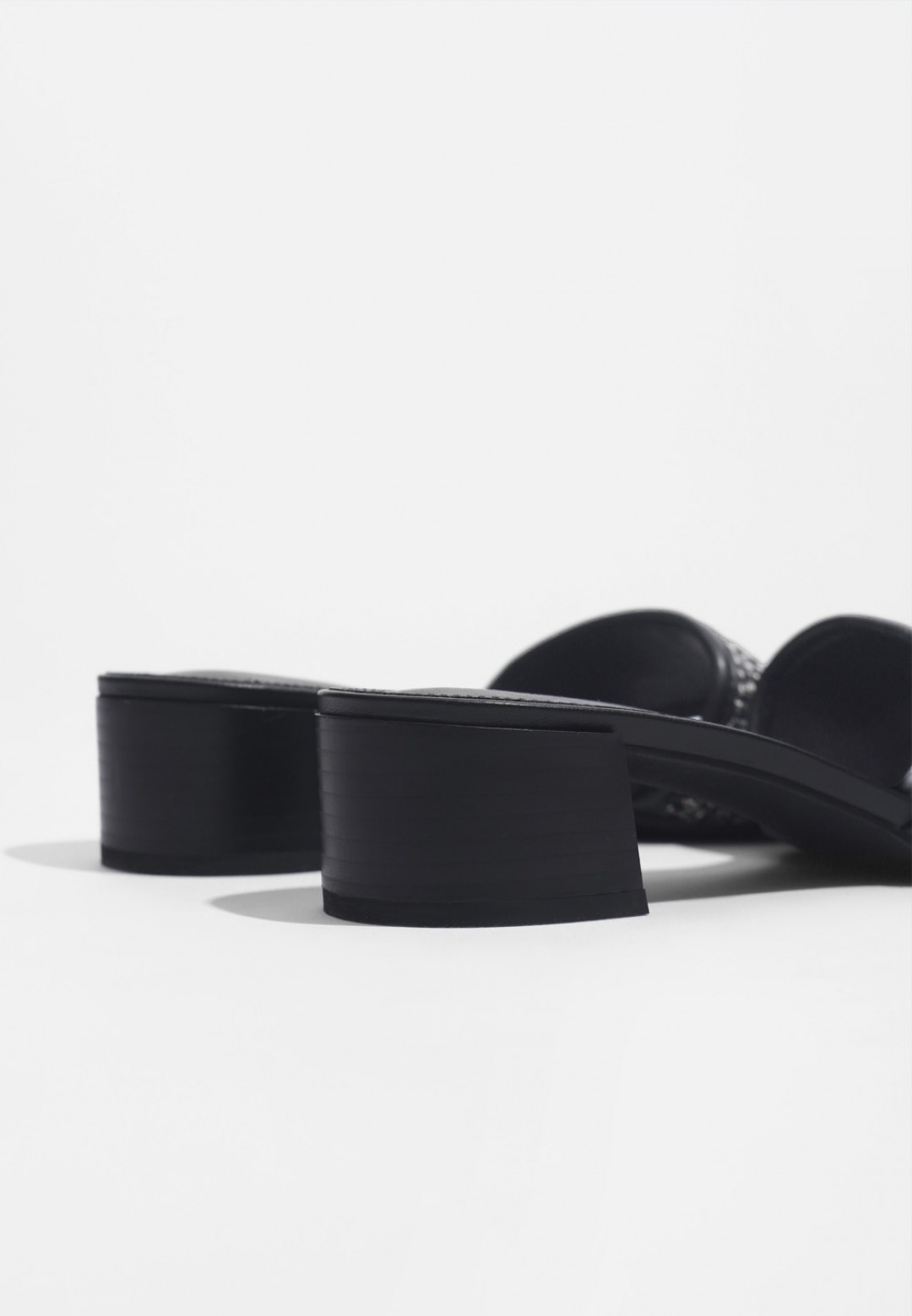 NISA SANDALS