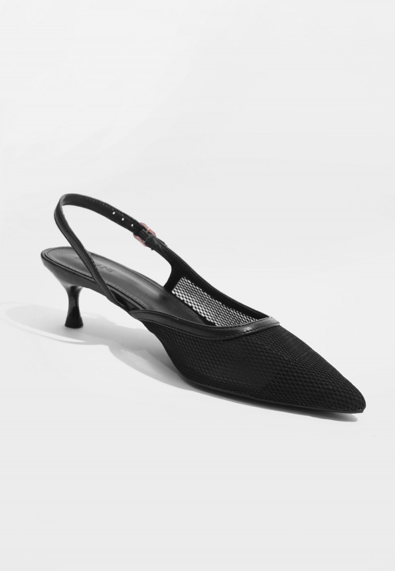 SUMMER PUMPS