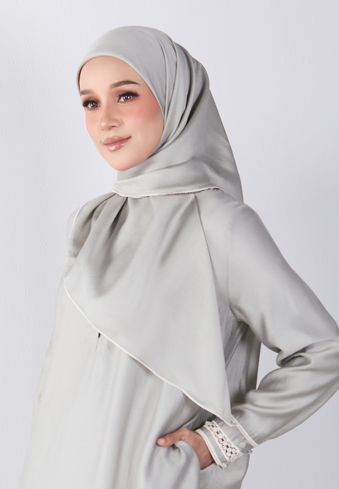 SQ RASHA PLAIN LACE