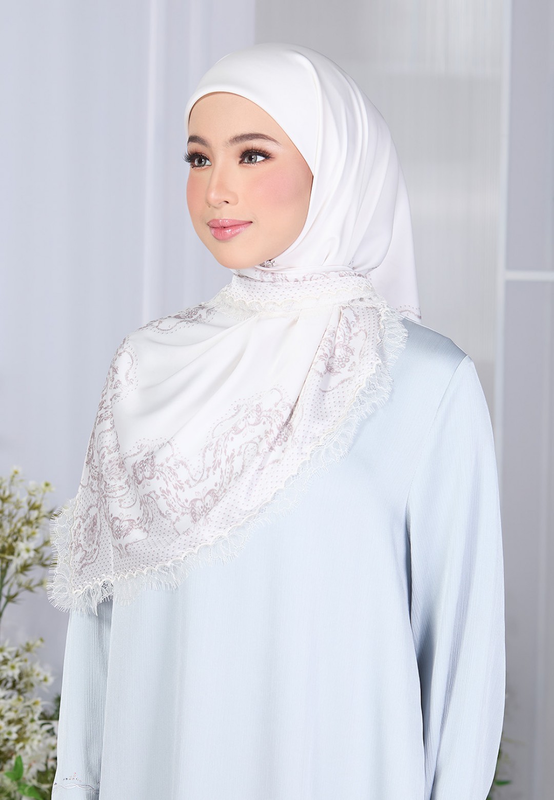 SQ WAYLA PRINTED WITH LACE