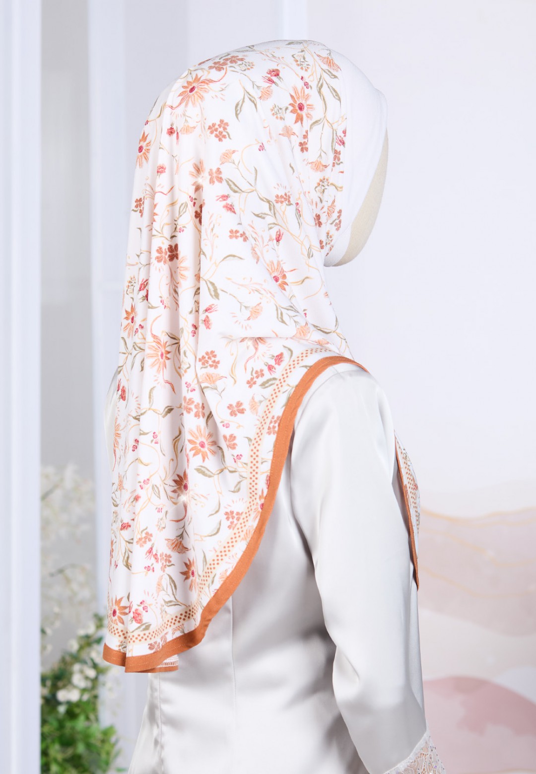 TIARA SAFIRA STD S/A DIAMOND