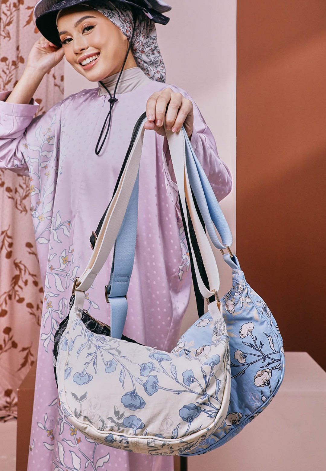 TWEETY PIE CROSSBODY BAG