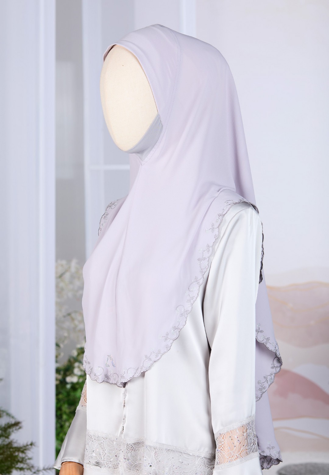 TIARA IRISBLOOM PLAIN EMBROIDERY