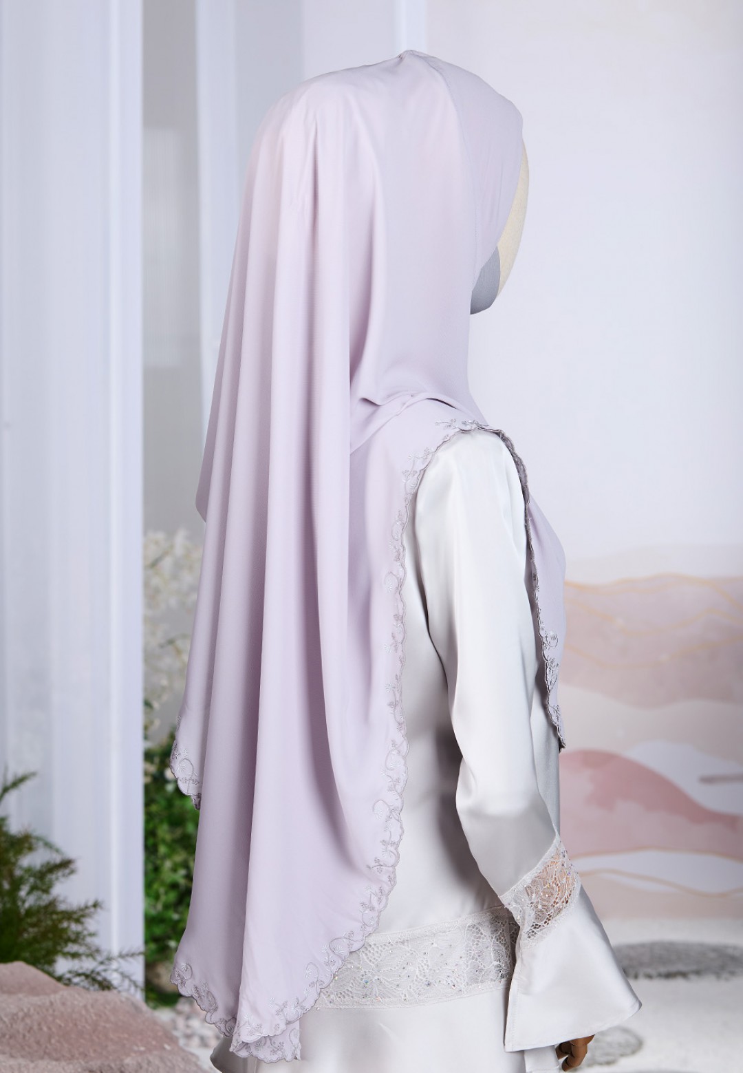 TIARA IRISBLOOM PLAIN EMBROIDERY