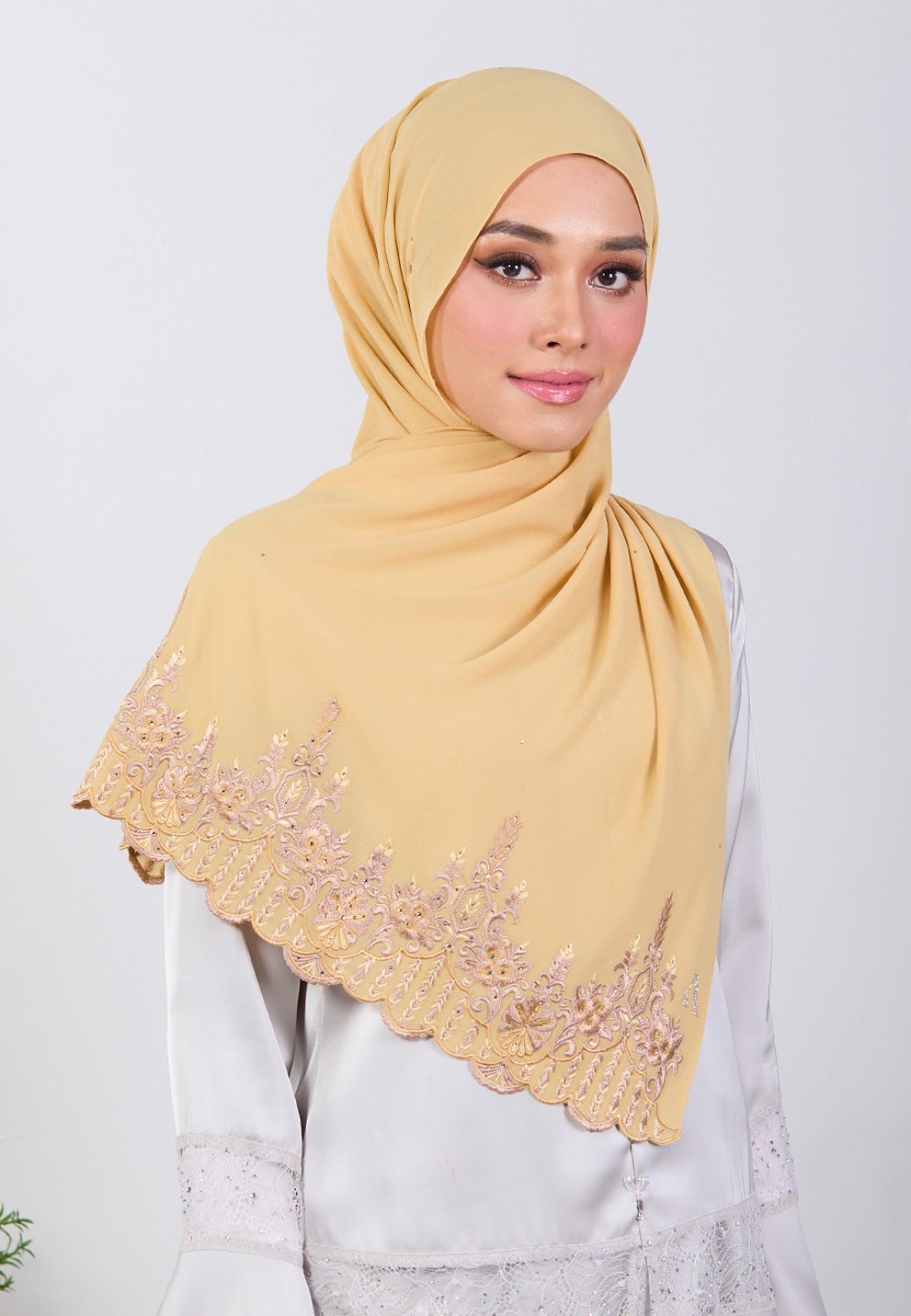 SHAWL MARHAYNE PLAIN EMBROIDERY DIAMOND