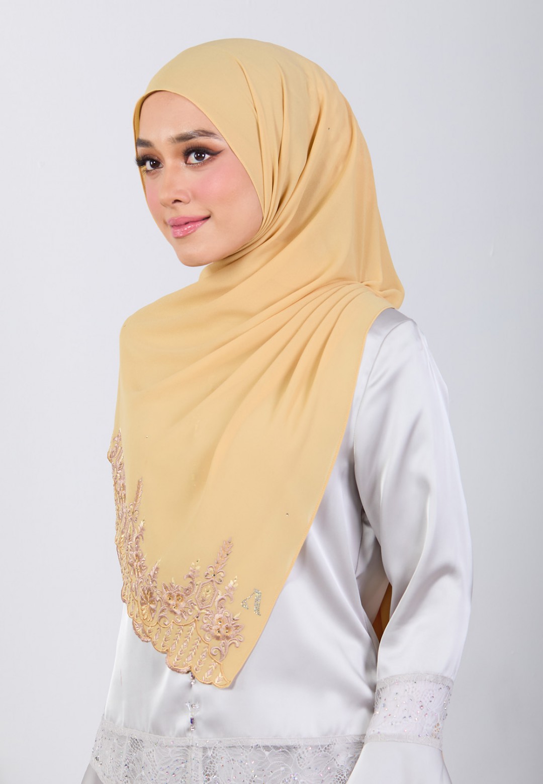 SHAWL MARHAYNE PLAIN EMBROIDERY DIAMOND