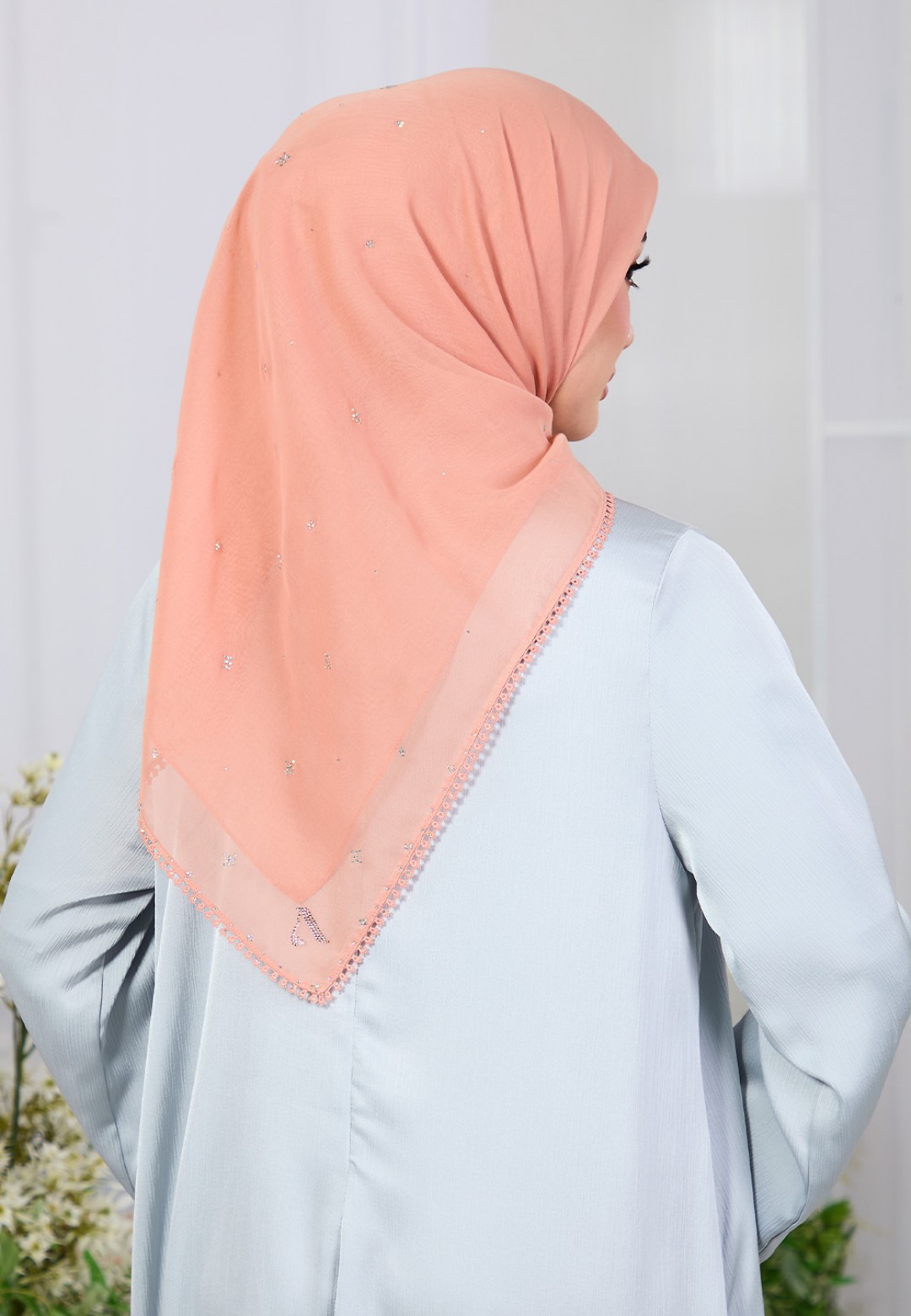 SQ ELVA BLUME VOILE LACE DIAMOND