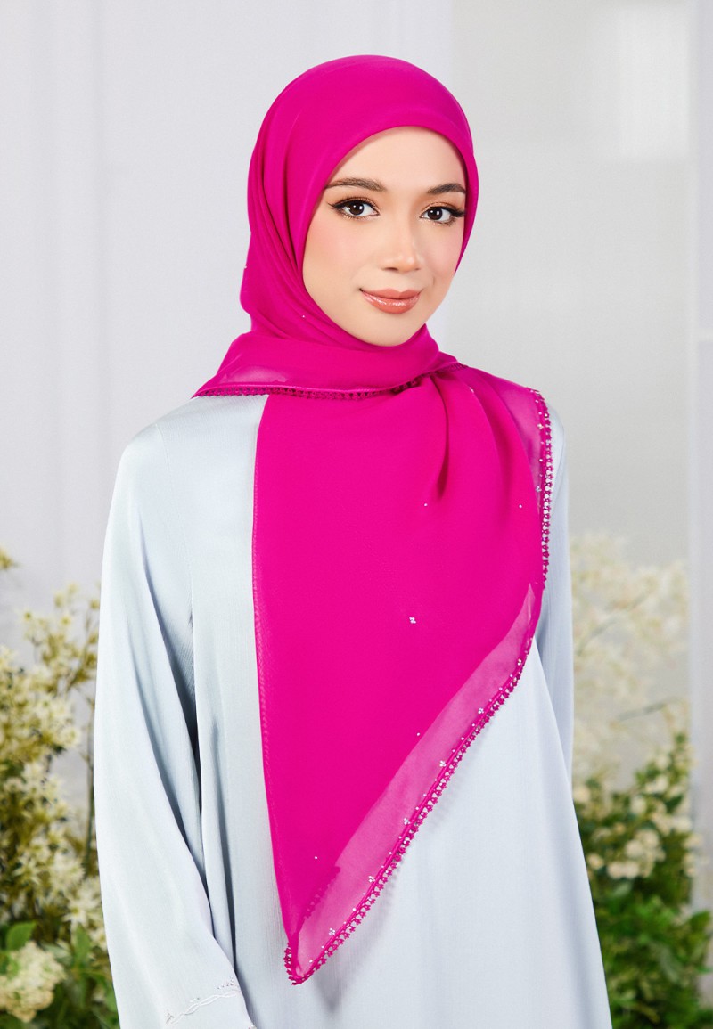 SQ ELVA BLUME VOILE LACE DIAMOND
