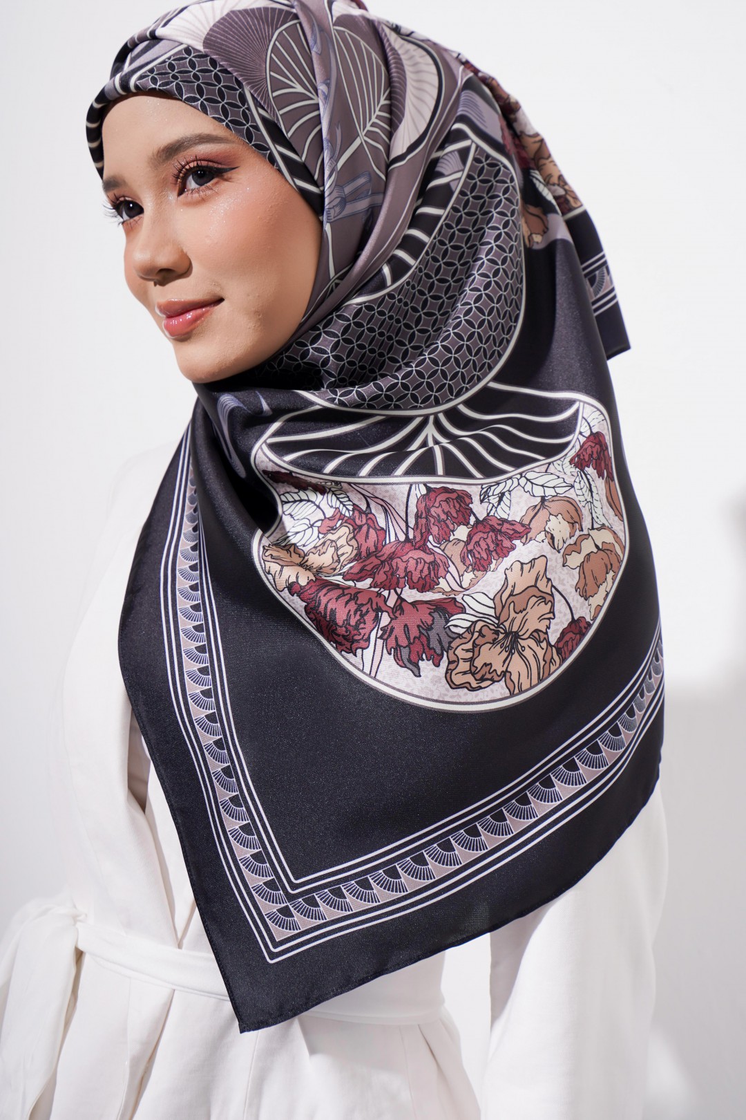 SQUARE RAYANA PRINTED