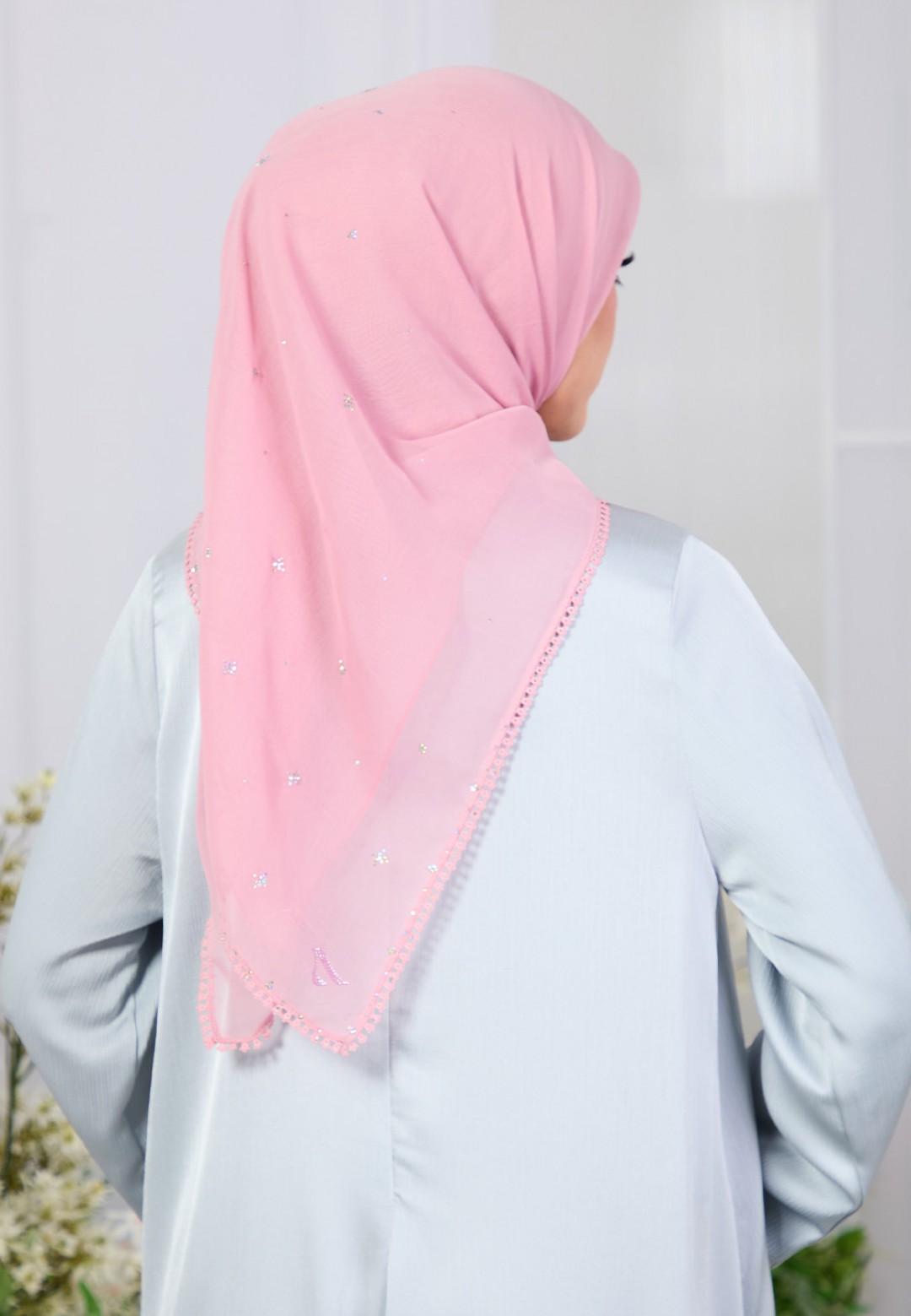 SQ ELVA BLUME VOILE LACE DIAMOND