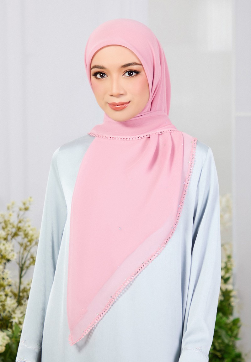 SQ ELVA BLUME VOILE LACE DIAMOND