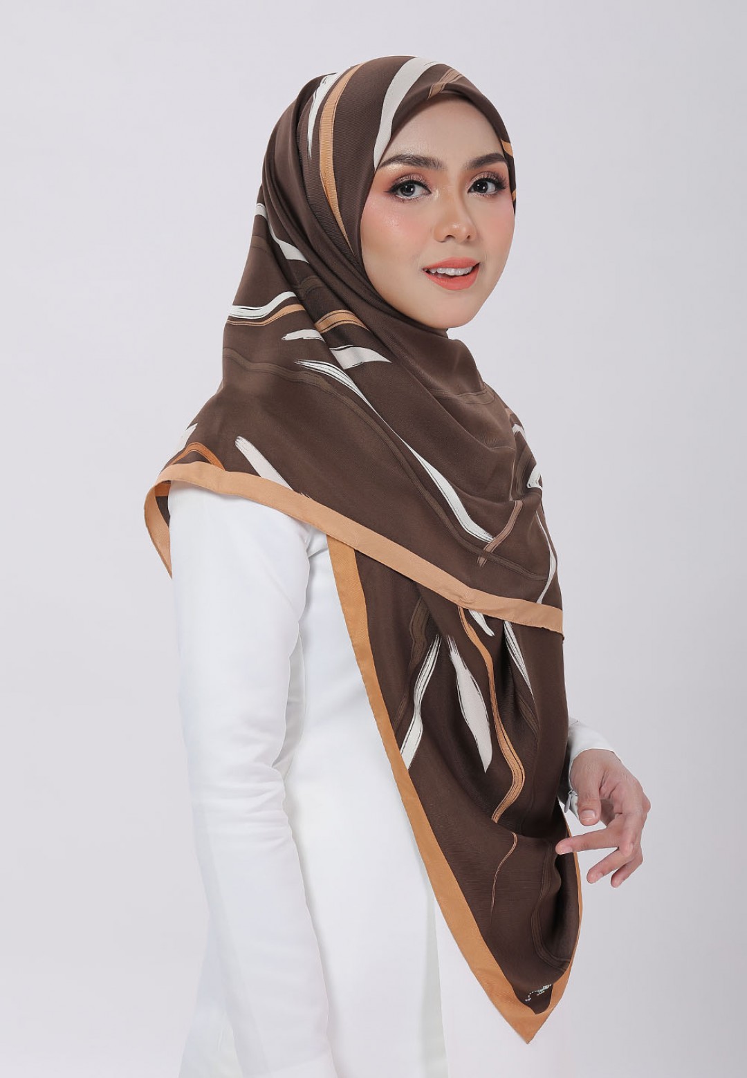 SQ BEIGE SENORITA PTD 199