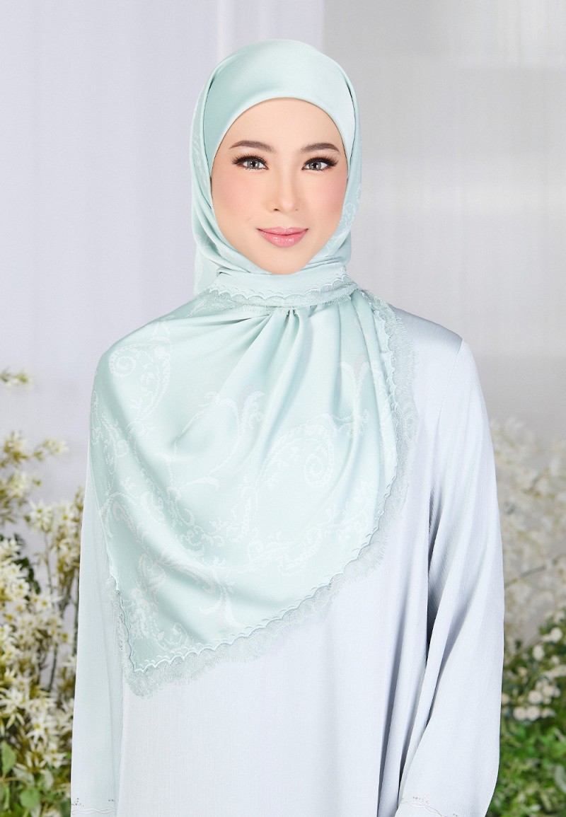 SQ ADELLA PRINTED WITH LACE
