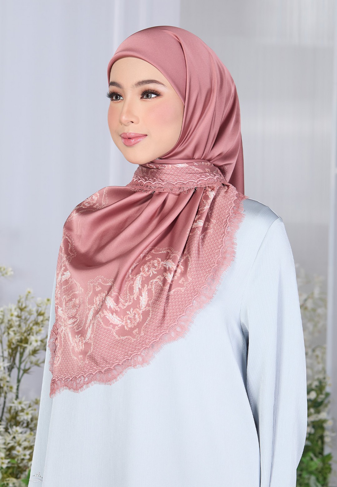 SQ WAYLA PRINTED WITH LACE