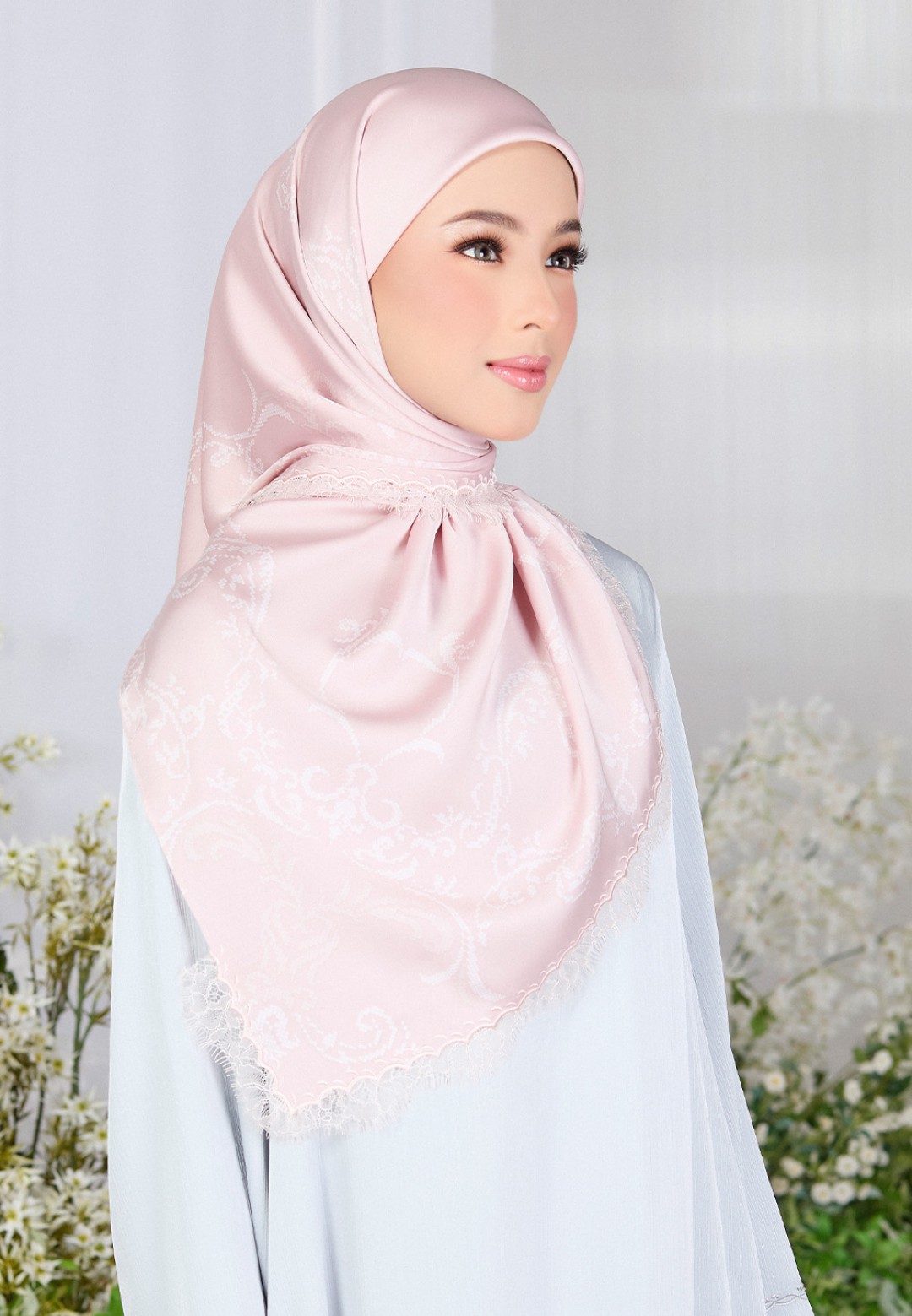 SQ ADELLA PRINTED WITH LACE