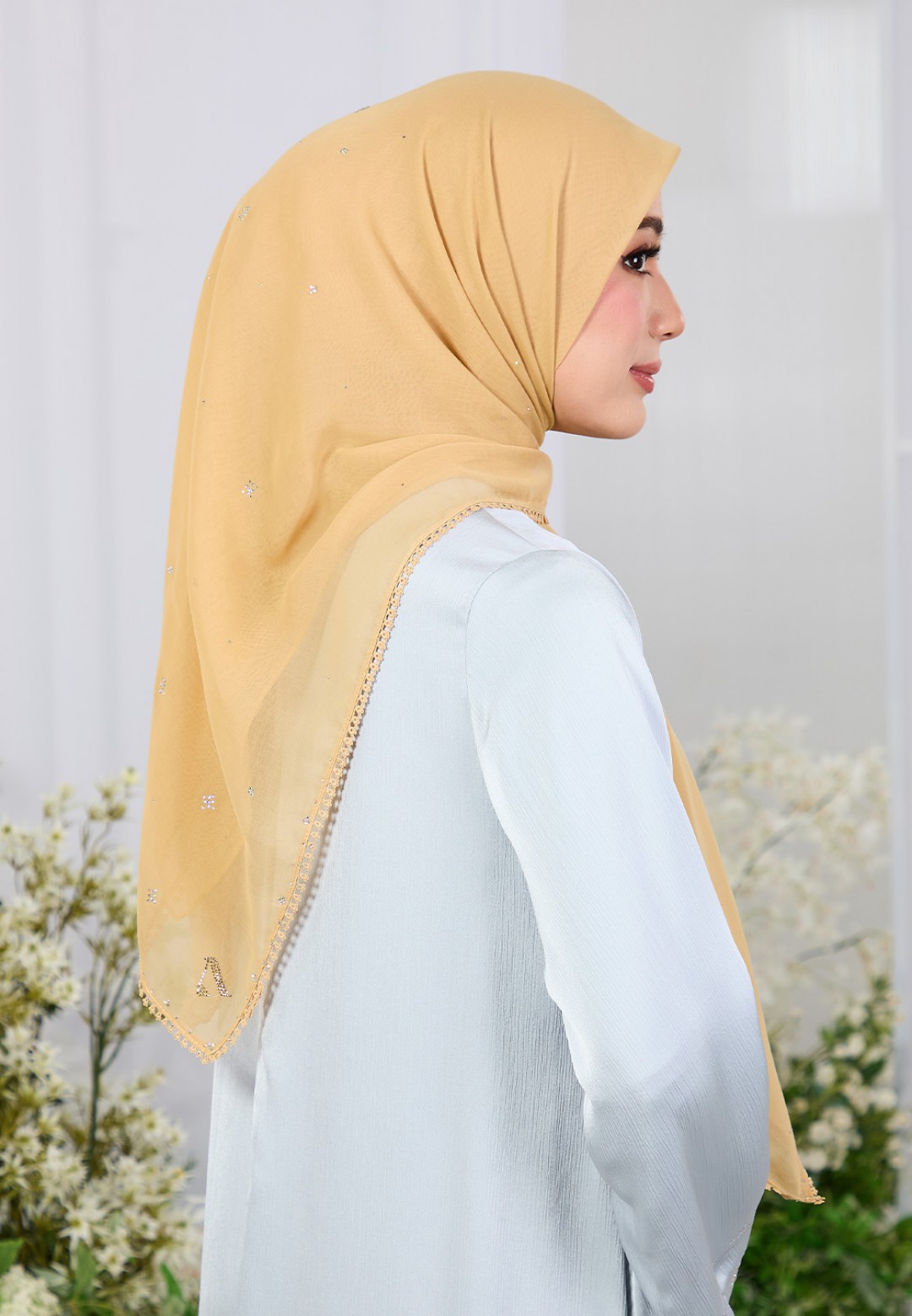 SQ ELVA BLUME VOILE LACE DIAMOND