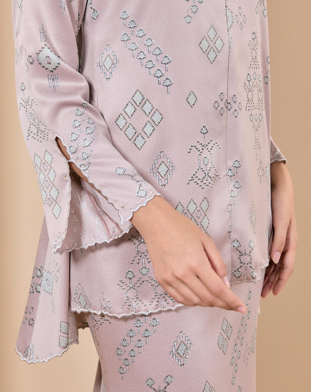 SHAEERAH BAJU KURUNG