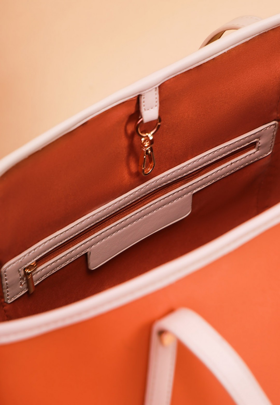 SIGNATURE TOTE BAG