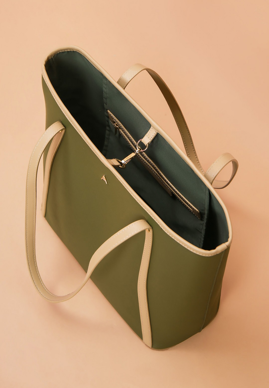 SIGNATURE TOTE BAG
