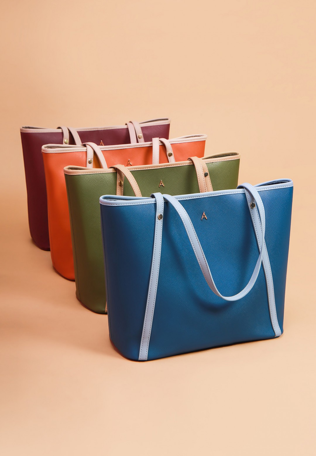 SIGNATURE TOTE BAG