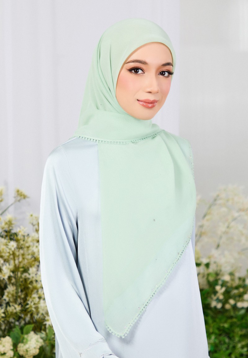 SQ ELVA BLUME VOILE LACE DIAMOND