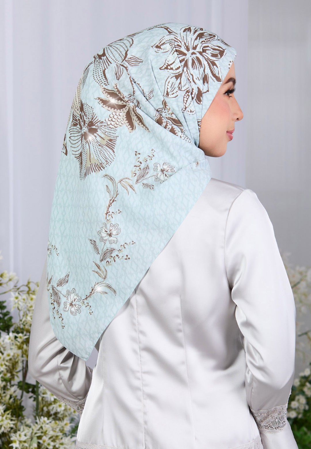 SQ DOVE PETALS PRINTED DIAMOND