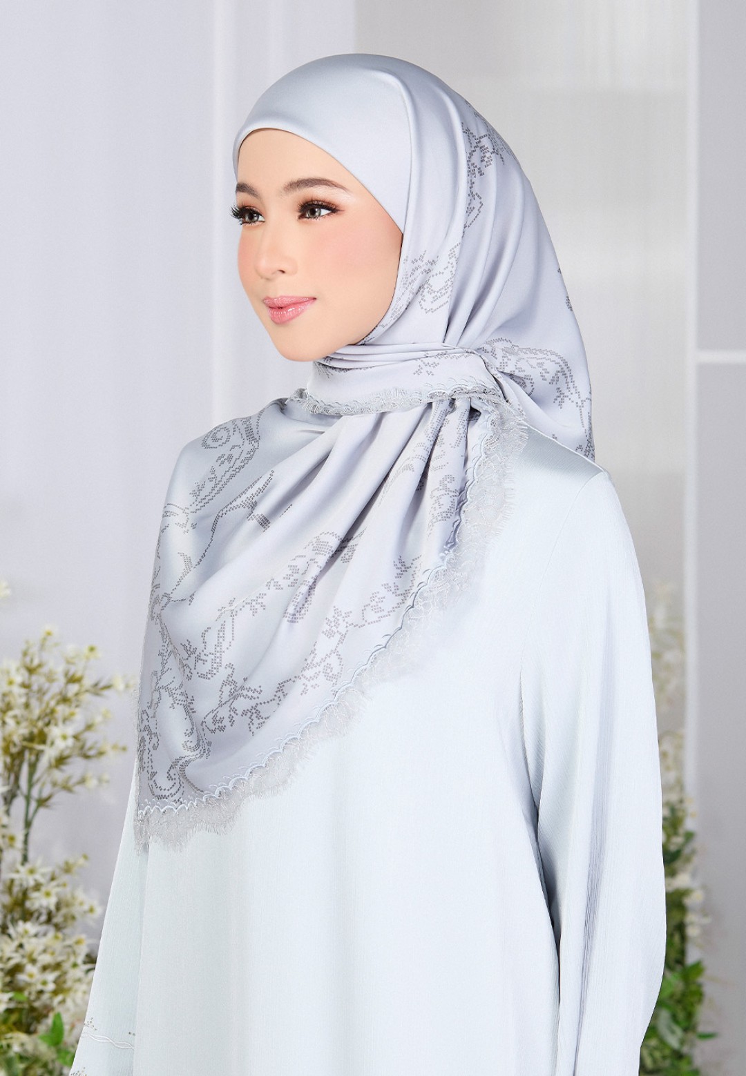 SQ ADELLA PRINTED WITH LACE