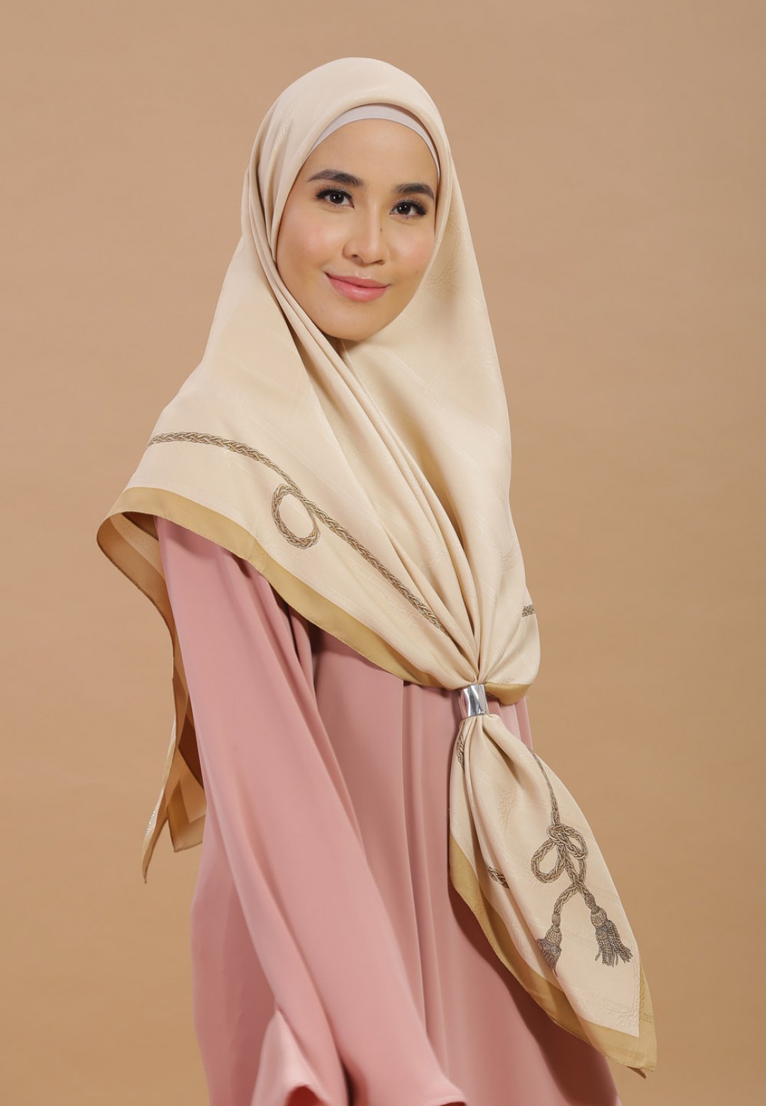 SQ 199 MAYRAA JACQUARD TWILL