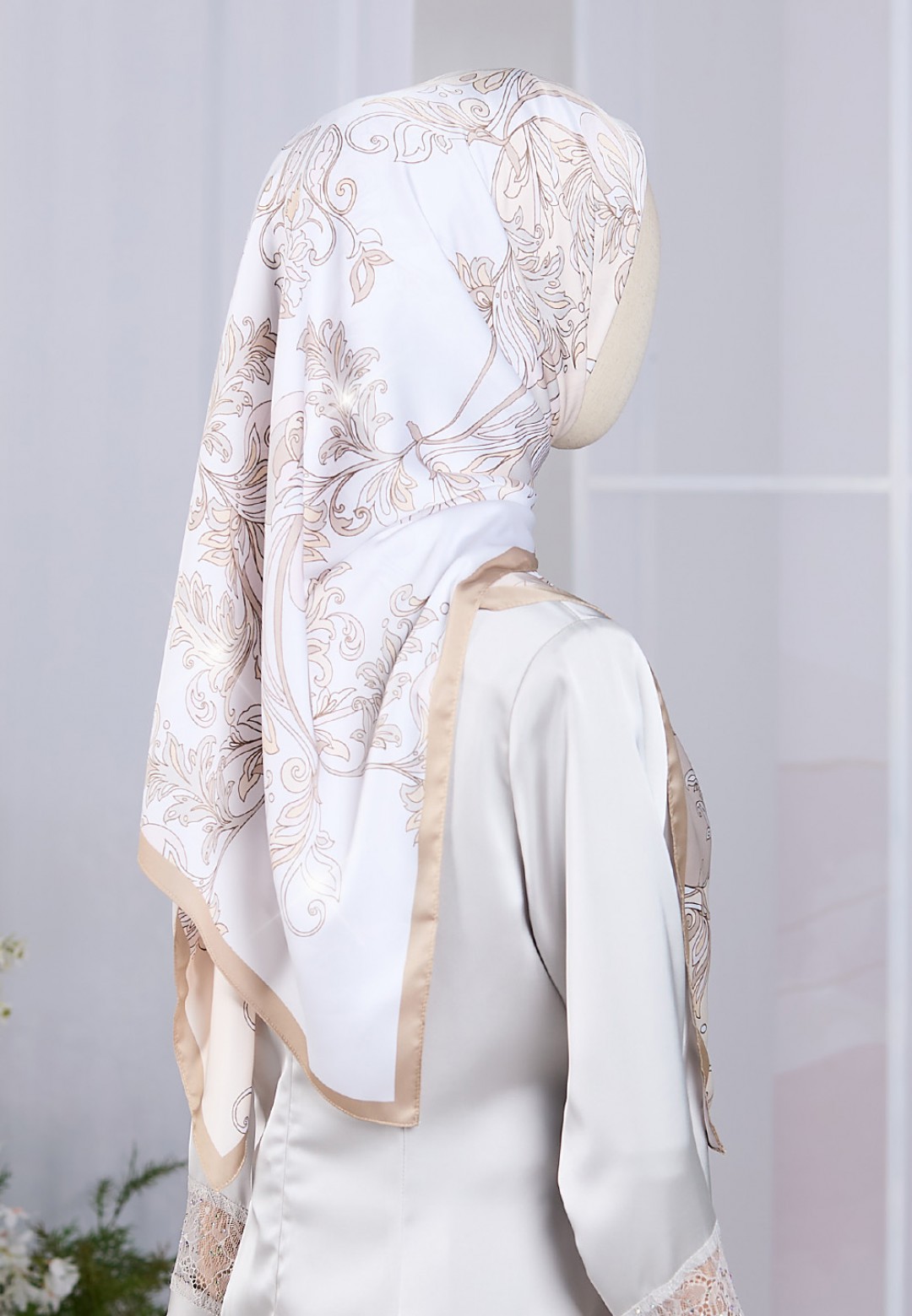 SQ MAGNOLISSE PRINTED DIAMOND
