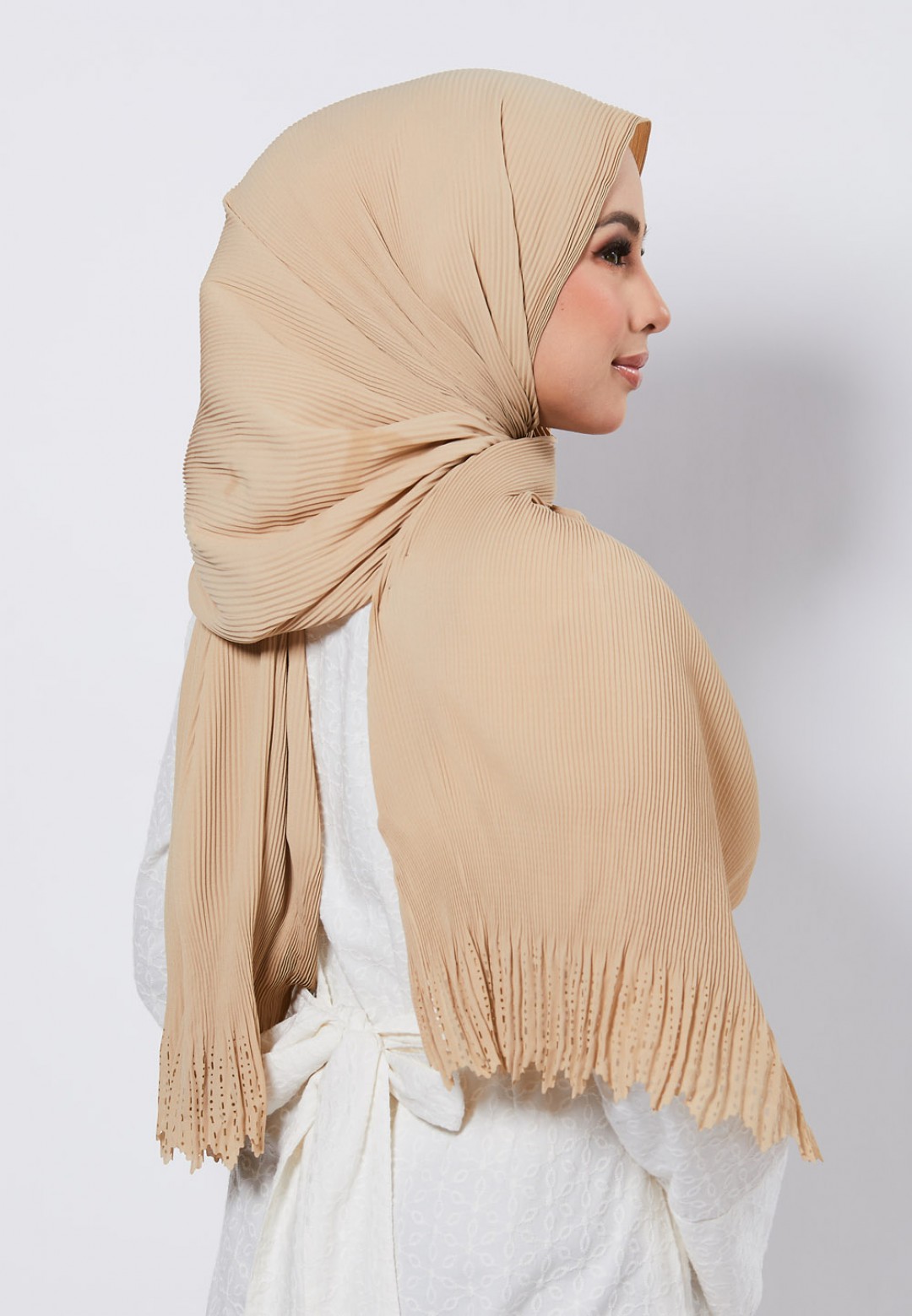 SHAWL LASERCUT PRETTY PLEATS 209