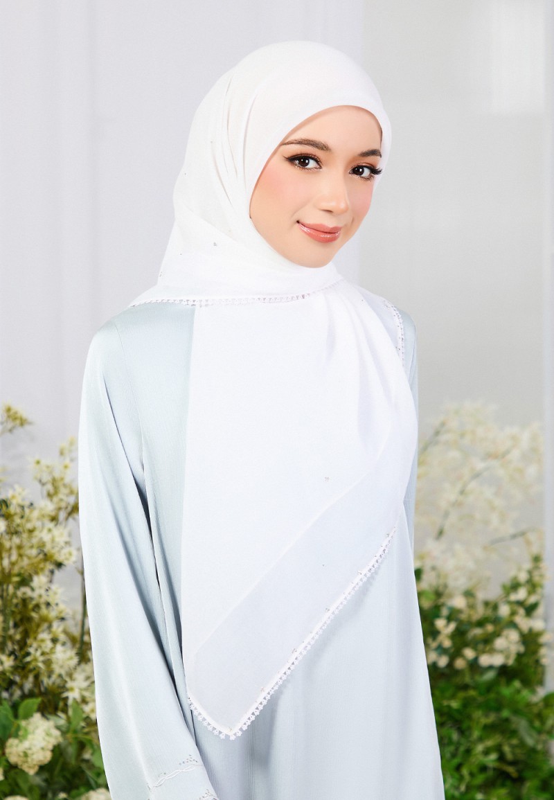 SQ ELVA BLUME VOILE LACE DIAMOND
