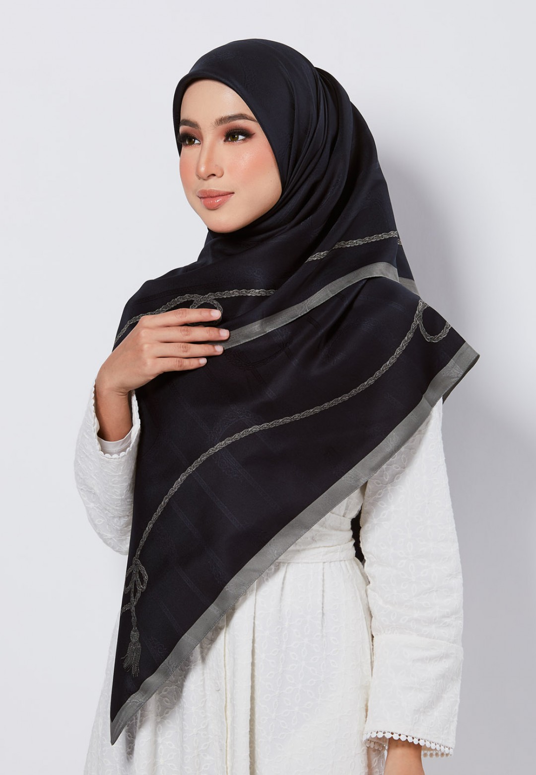 SQ 199 MAYRAA JACQUARD TWILL