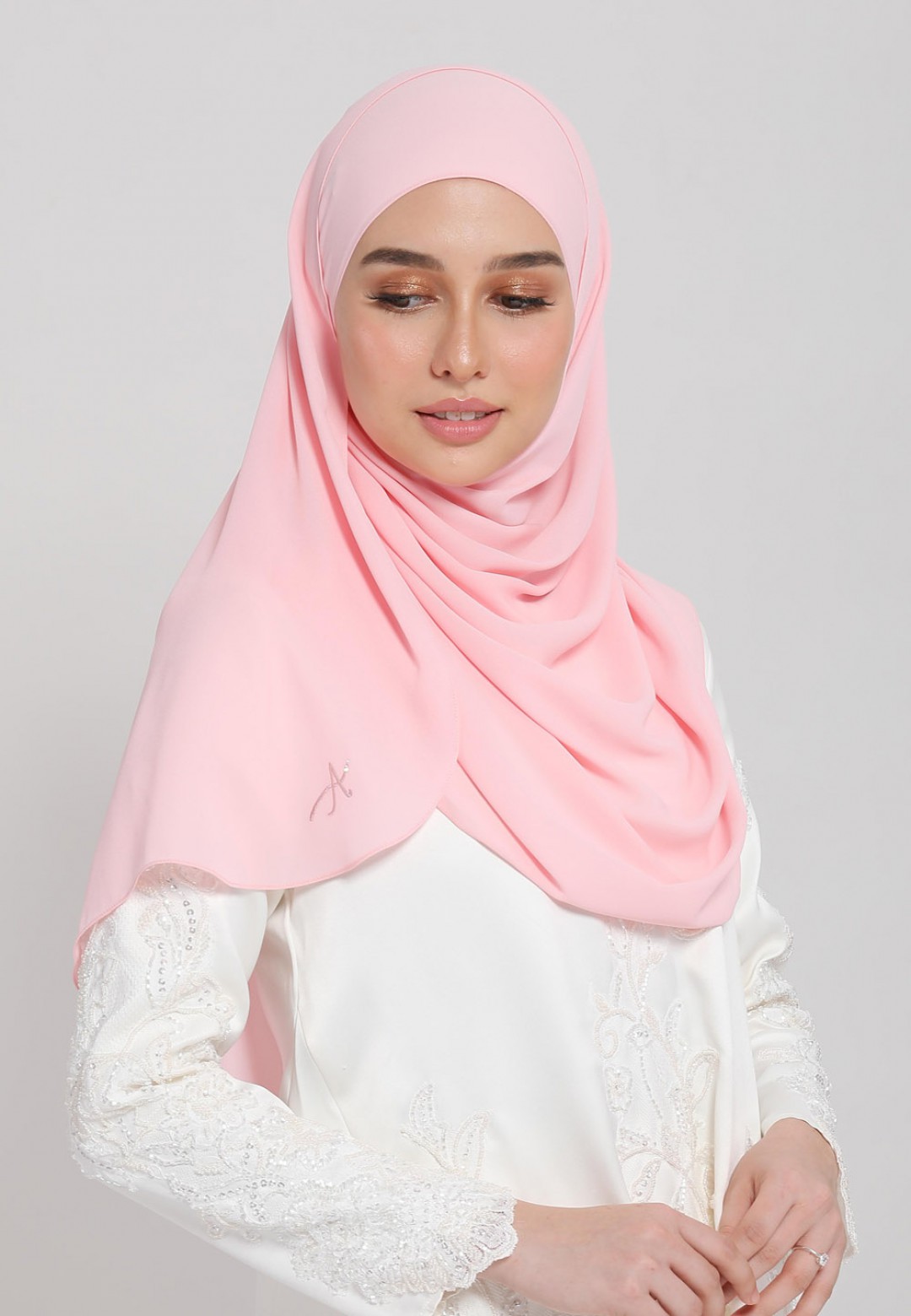 NEQAH SHAWL BRIDAL