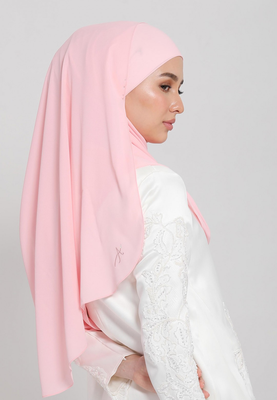 NEQAH SHAWL BRIDAL