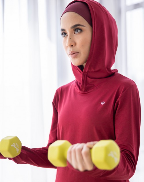 AGILE FITTED HOODIE