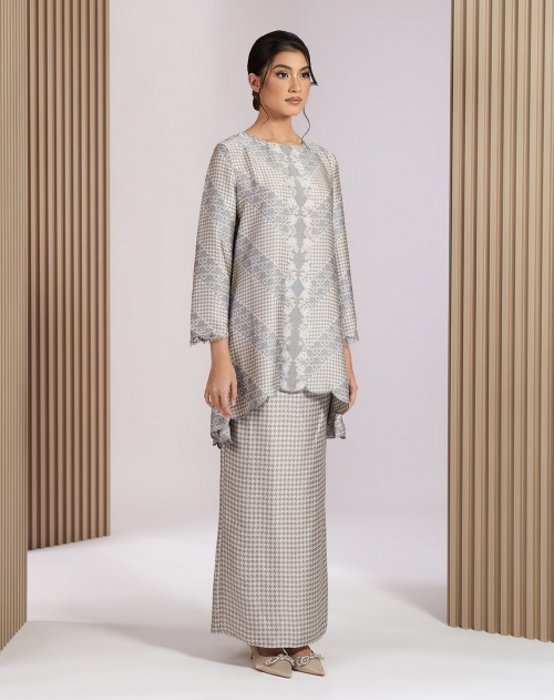 AYLEEN BAJU KURUNG