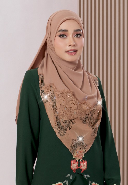 SQUARE PRIMROSE PLAIN LACE DIAMOND 249