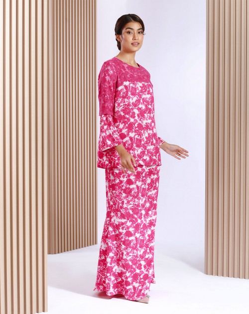 FELICIA BAJU KURUNG