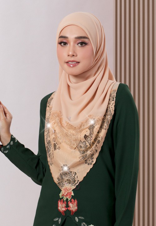 SQUARE PRIMROSE PLAIN LACE DIAMOND 249